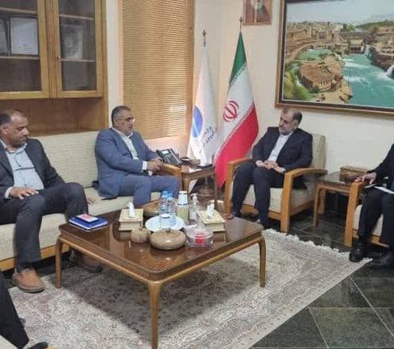 جلسه نماینده مردم شریف شادگان در مجلس شورای اسلامی با مدیرعامل سازمان آب و برق خوزستان